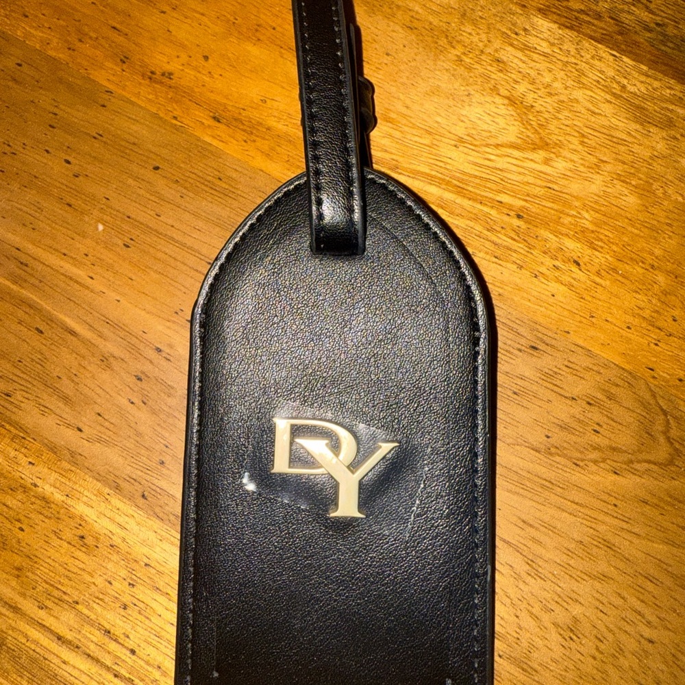 DAVID YURMAN Black Leather tag